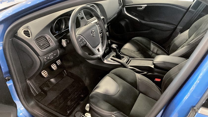 Bild 4 av Volvo V40 T3 R-DESIGN MANU 152HK