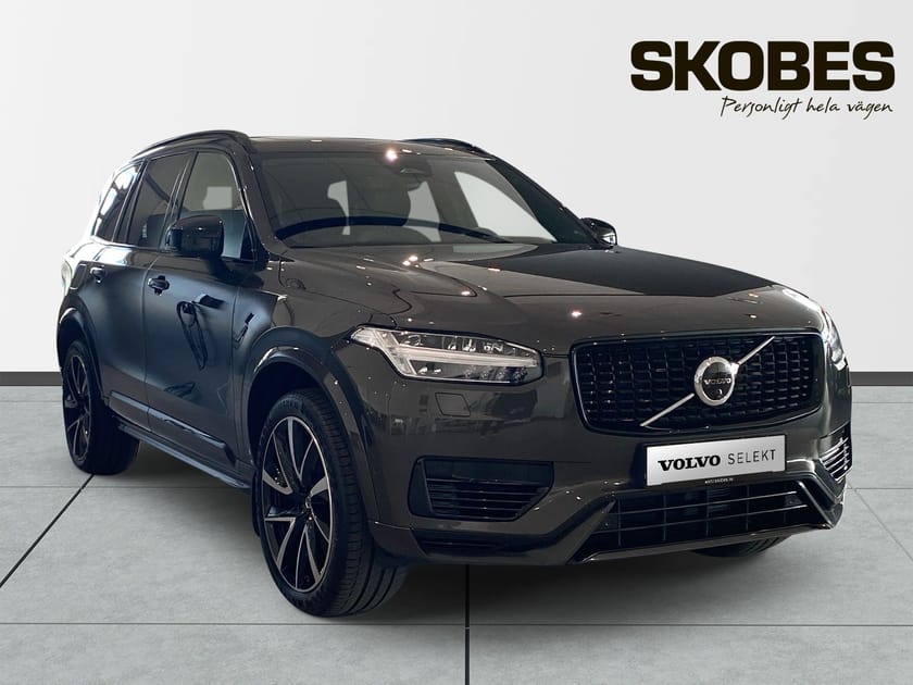 Bild 1 av Volvo XC90 7-seater Recharge T8 Ultimate Dark Sollucka, Bränslevärmare, Sportstolar, 360 Kamera, Head-up Display