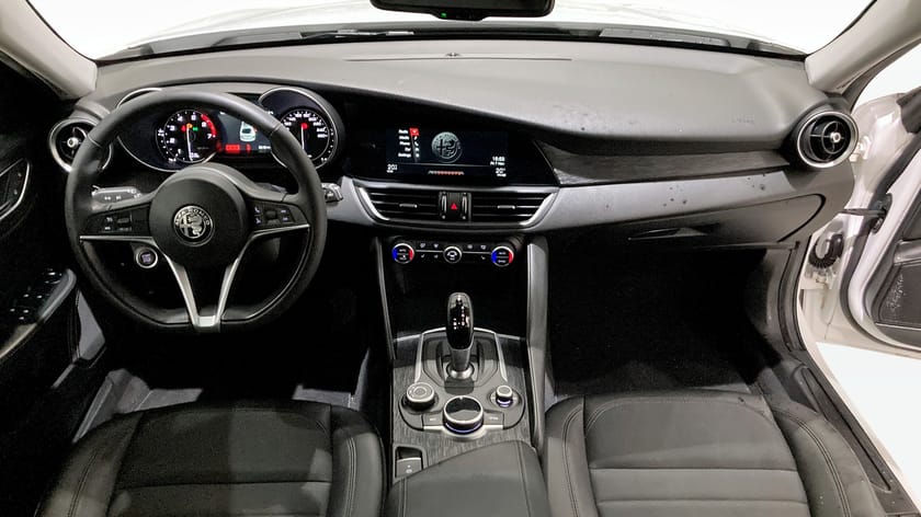 Bild 4 av Alfa Romeo Giulia 2.0 Turbo 16V | B-Kamera | 200hk