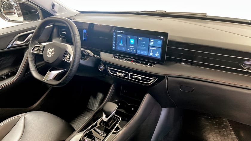 Bild 4 av MG HS PHEV LUX 1.5T AT (BLACK)