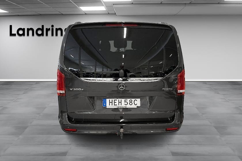 Bild 5 av Mercedes-Benz V 300d 4MATIC 3.2t 300 Lång AMG-Line 7-Sits