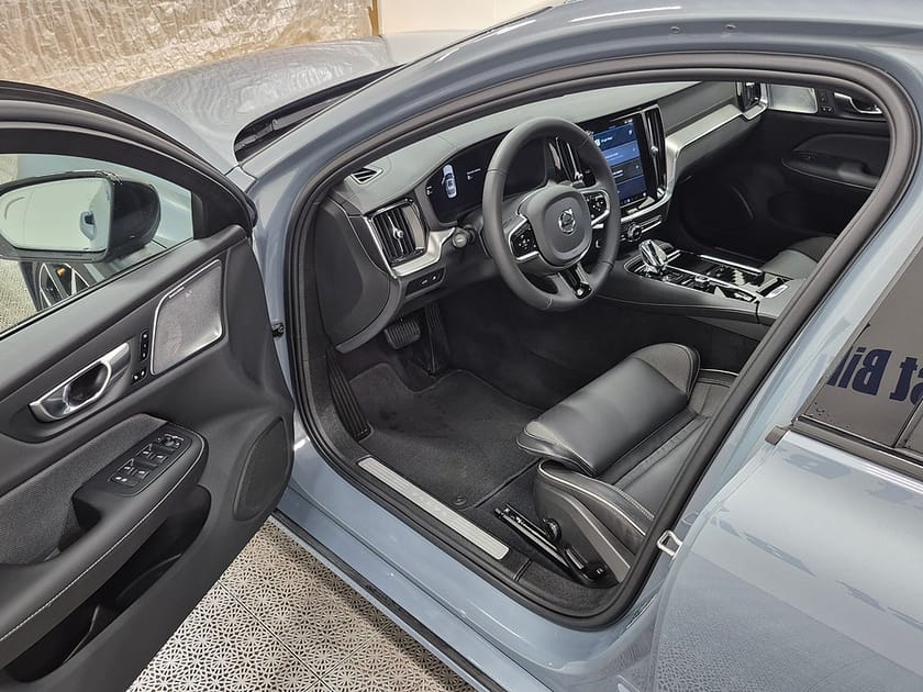 Bild 4 av Volvo S60 T8 Recharge Polestar Engineered Plug in AWD 456HK 4x4 Panorama L
