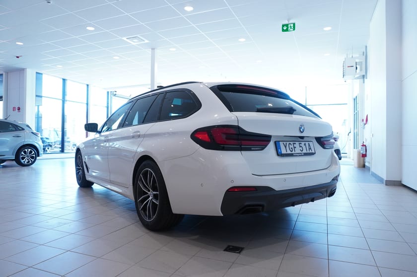 Bild 4 av BMW 520d xDrive Touring M-Sport Innov Pano DAP Laser hk Värmare