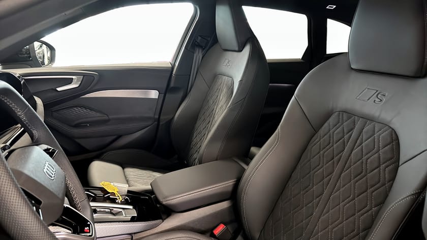 Bild 2 av Audi A5 Avant e-hybrid quattro Tyst när du vill. Brutal när du ber om det.