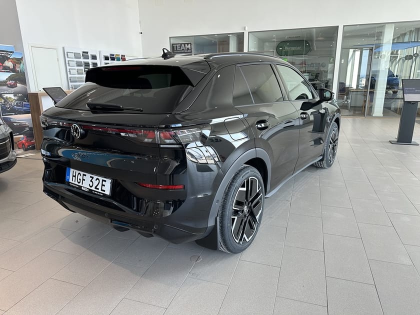 Bild 2 av Volkswagen T-Roc R-LINE  1.5 ETSI 150 HK DSG7