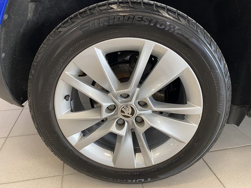 Bild 5 av Škoda Karoq AMBTION 1,0 TSI 115 HK  Manuell
