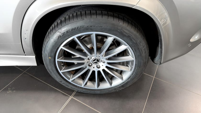 Bild 5 av Mercedes-Benz GLE 400 d 4MATIC / AMG PAKET / PANORAMA
