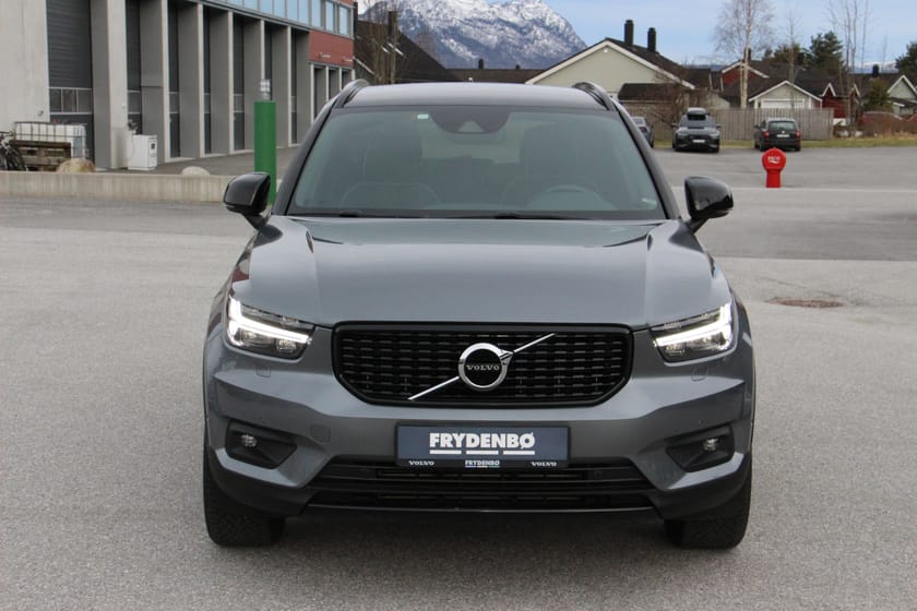 Bilde 2 av Volvo XC40 D4 AWD R-Design KROK|PLUSS.PK|TEK.PK|19"