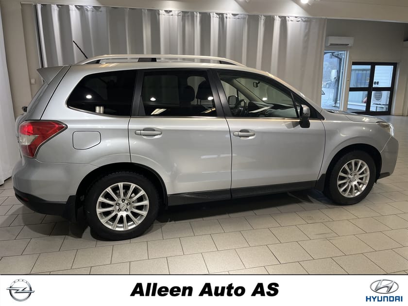 Bilde 4 av Subaru Forester 2.0 Premium, 4x4, Automat!