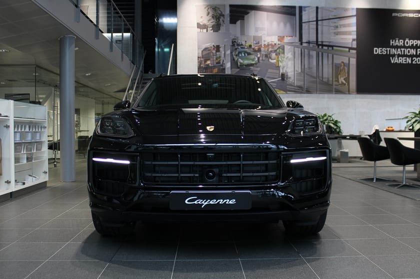 Bild 3 av Porsche Cayenne E-Hybrid Black Edition