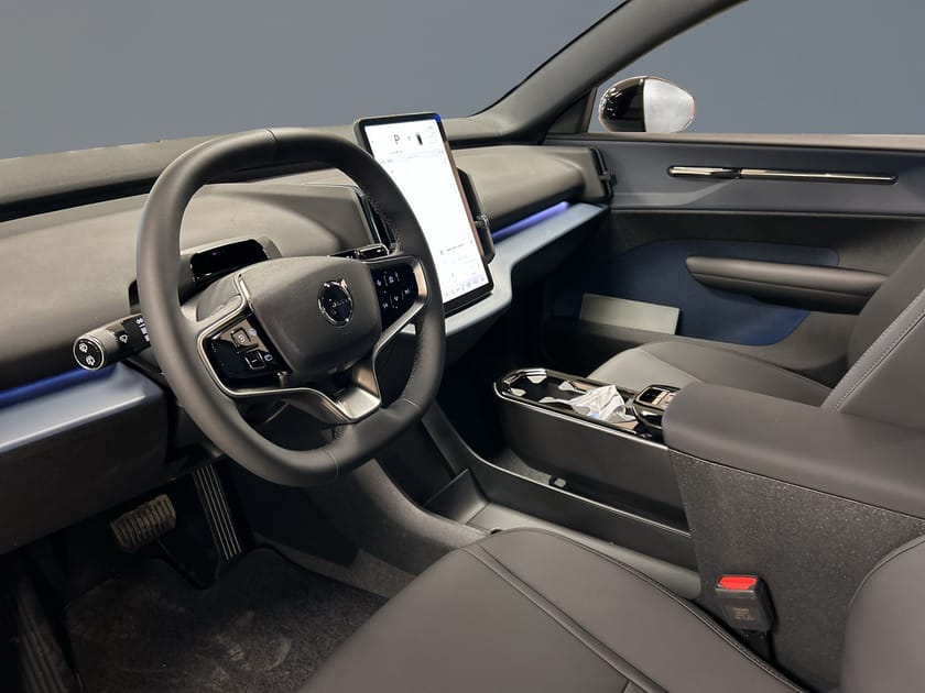 Bild 4 av Volvo EX30 Single Motor Extended Range SM Plus Black Edt