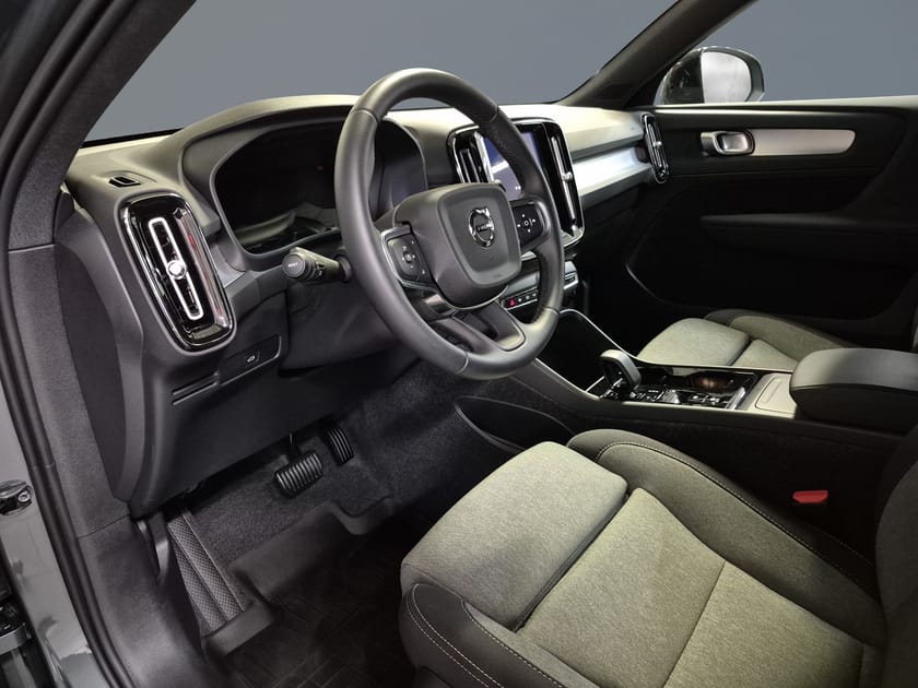 Bild 5 av Volvo XC40 B4 FWD Bensin Plus Dark//Adaptiv Farthållare//