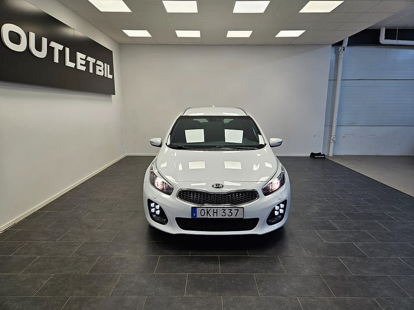 Bild 4 av Kia cee'd_sw 1.6 CRDi 136hk GT-Line Navi Backkamera