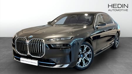 BMW i7 xDrive60 B&W Executive Drive Pro Executive Lounge Crystal