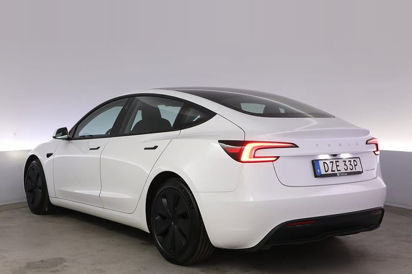 Bild 4 av Tesla Model 3 Long Range AWD Highland Autopilot Pano