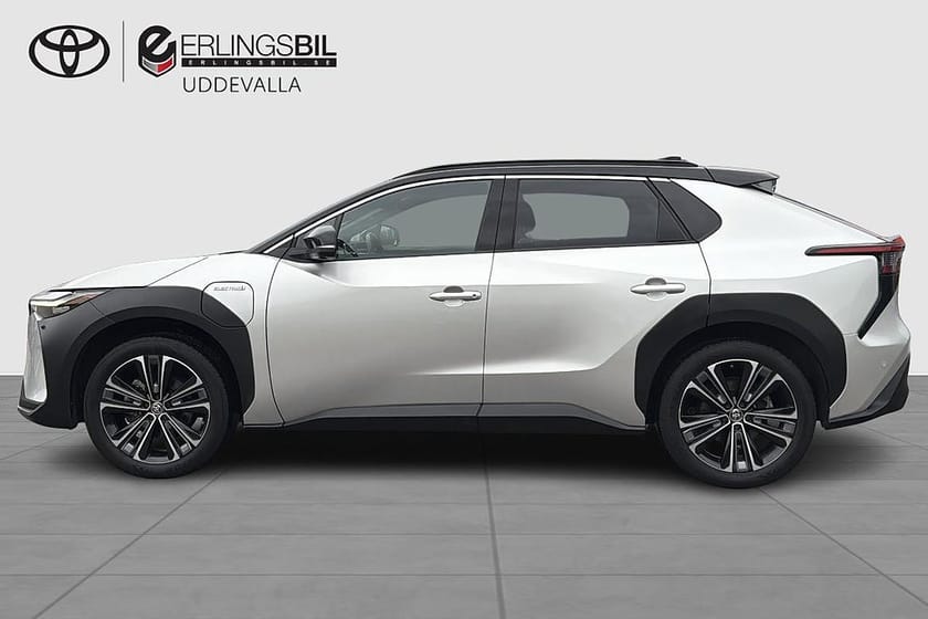 Bild 5 av Toyota bZ4X AWD EXECUTIVE PANORAMA JBL V-HJUL DRAG / PRIVATLEASING