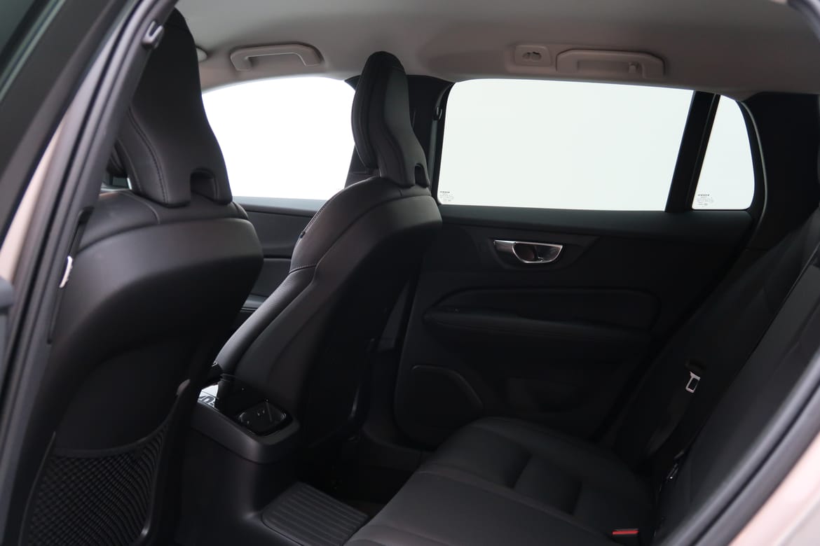 Volvo V60 2025 - miniatyr 5