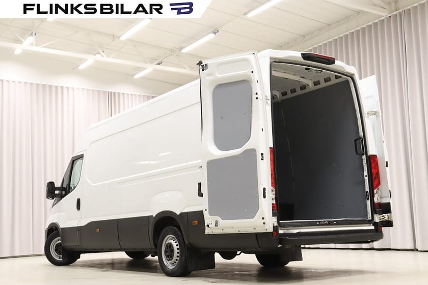 Bild 4 av Iveco Daily 35-140 Van 136HK Långskåp|Automat|Webasto|Drag|3.5Ton-Drag