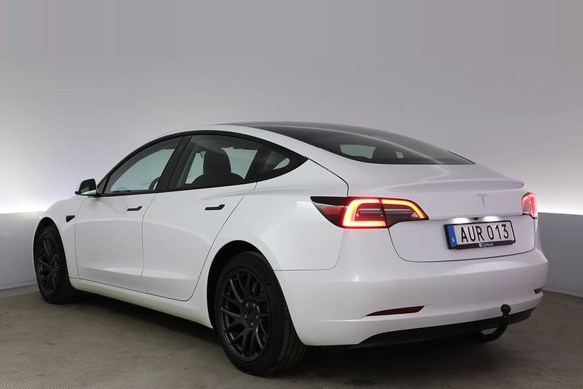 Bild 4 av Tesla Model 3 Standard Range Plus Refresh AP Pano Drag