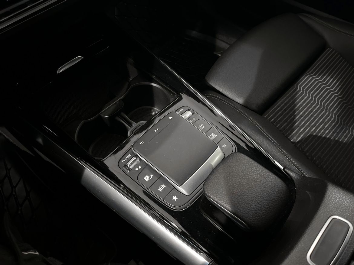 Mercedes-Benz GLA 2021 - miniatyr 22