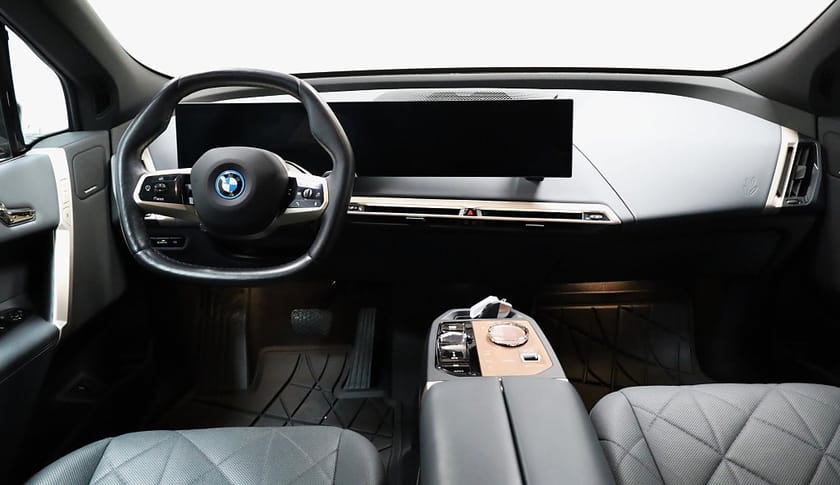 Bild 3 av BMW iX xDrive50 | Innovation | Soft close | Massage | HK