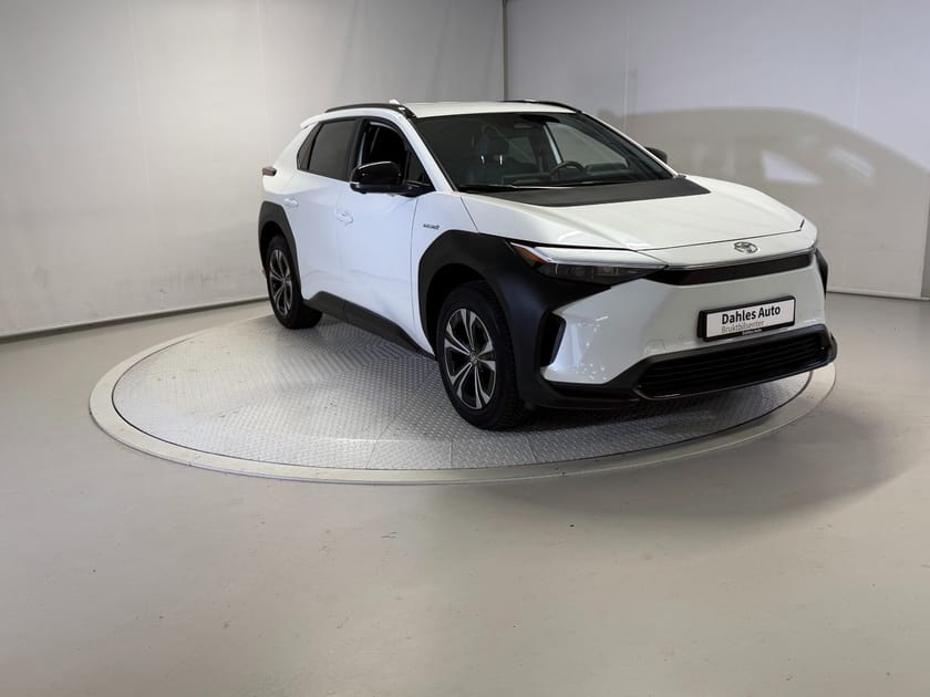 Bilde 2 av Toyota bZ4X Active Tech Delskinn/Ryggekam/El.bakluke/Navi/Cruise