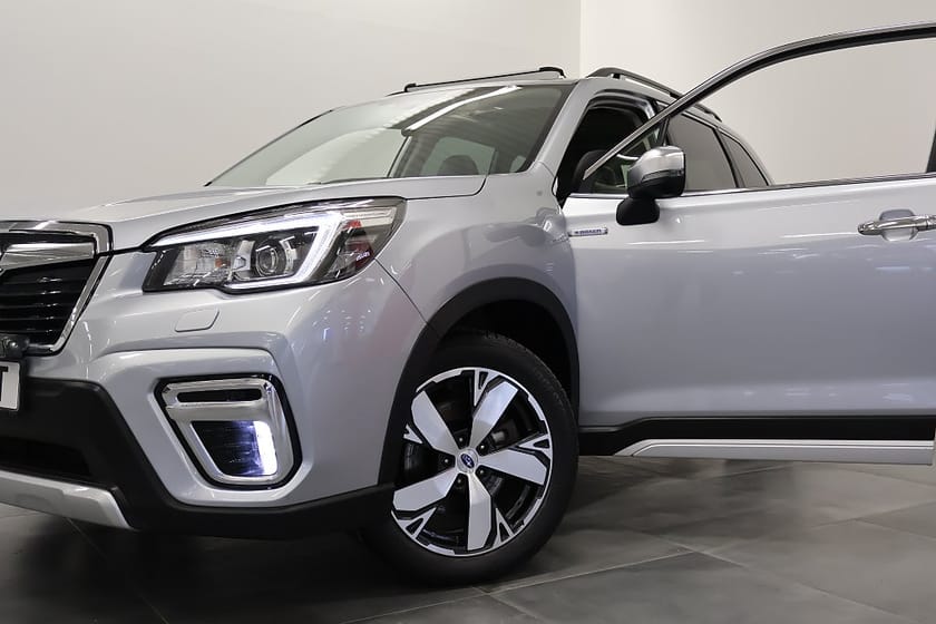 Bild 2 av Subaru Forester e-Boxer Summit Taklucka H/K V-Hjul Drag M-Värm
