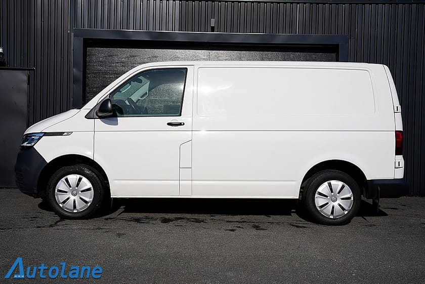 Bild 4 av Volkswagen Transporter T28 2.0 TDI, Inredning, Kamera, Värmare, 3-sits 150hk