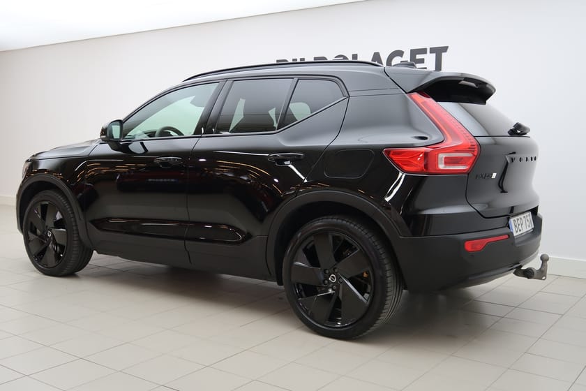 Bild 3 av Volvo EX40 Twin Motor Performance M Ultra Black Edt/Drag/Klimatpkt/Pano/360K/H&K/PixelTech