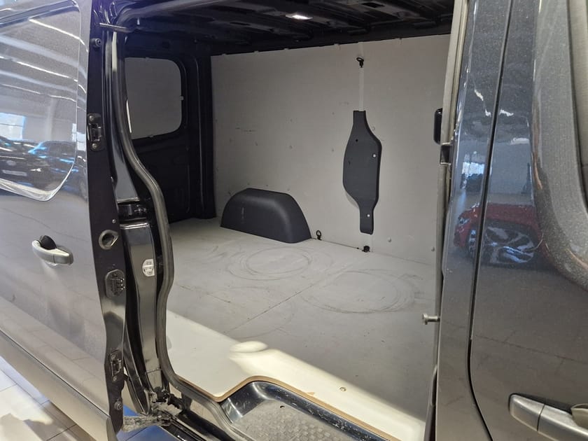 Bild 5 av Renault Trafic Skåpbil 150hk Nordic line L2H1 Webasto/Backkamera