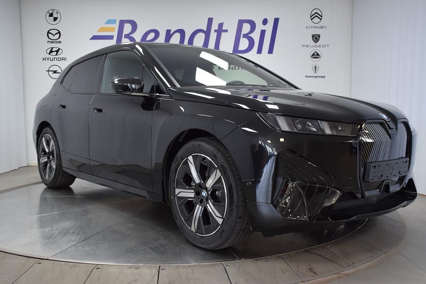 Bild 1 av BMW iX xDrive45 | Charged Edition | Comfort | HK