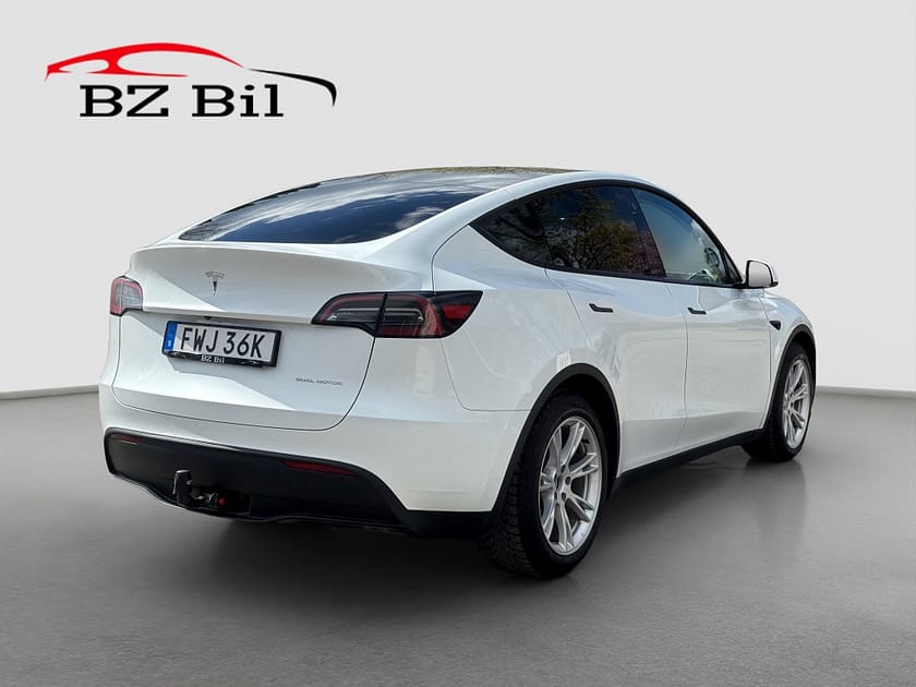 Bild 5 av Tesla Model Y Long Range AWD Autopilot Pano Drag Moms