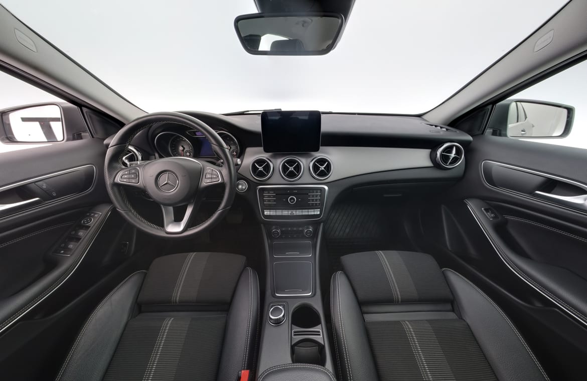 Mercedes-Benz GLA 2018 - miniatyr 7