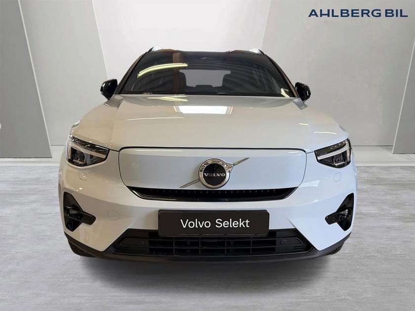 Bild 4 av Volvo XC40 Recharge Single Motor Extended Range Plus 🔵, Värmepump, Förarstol Elmanövrerad, Navigation, Parkeringskamera bak, Dragkrok halvautomatisk