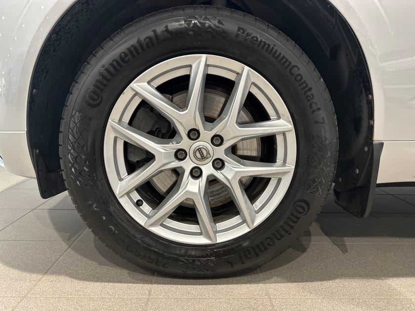 Bild 5 av Volvo XC60 T5 AWD Momentum Advanced SE II, Backkamera, Navigation