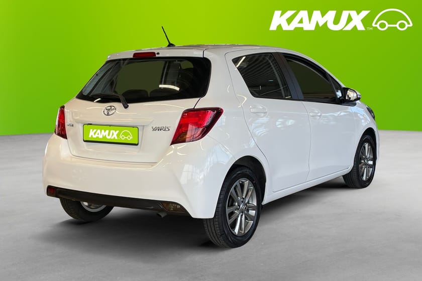 Bild 4 av Toyota Yaris 1.33 Dual VVT-i Manual, 99 hk 2017 Nyservad Backkamera