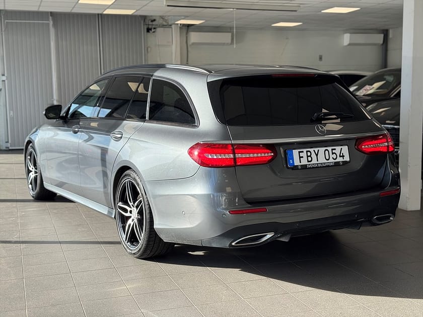 Bild 4 av Mercedes-Benz E 220 T d E220 AMG Night Burmeister 360° Drag
