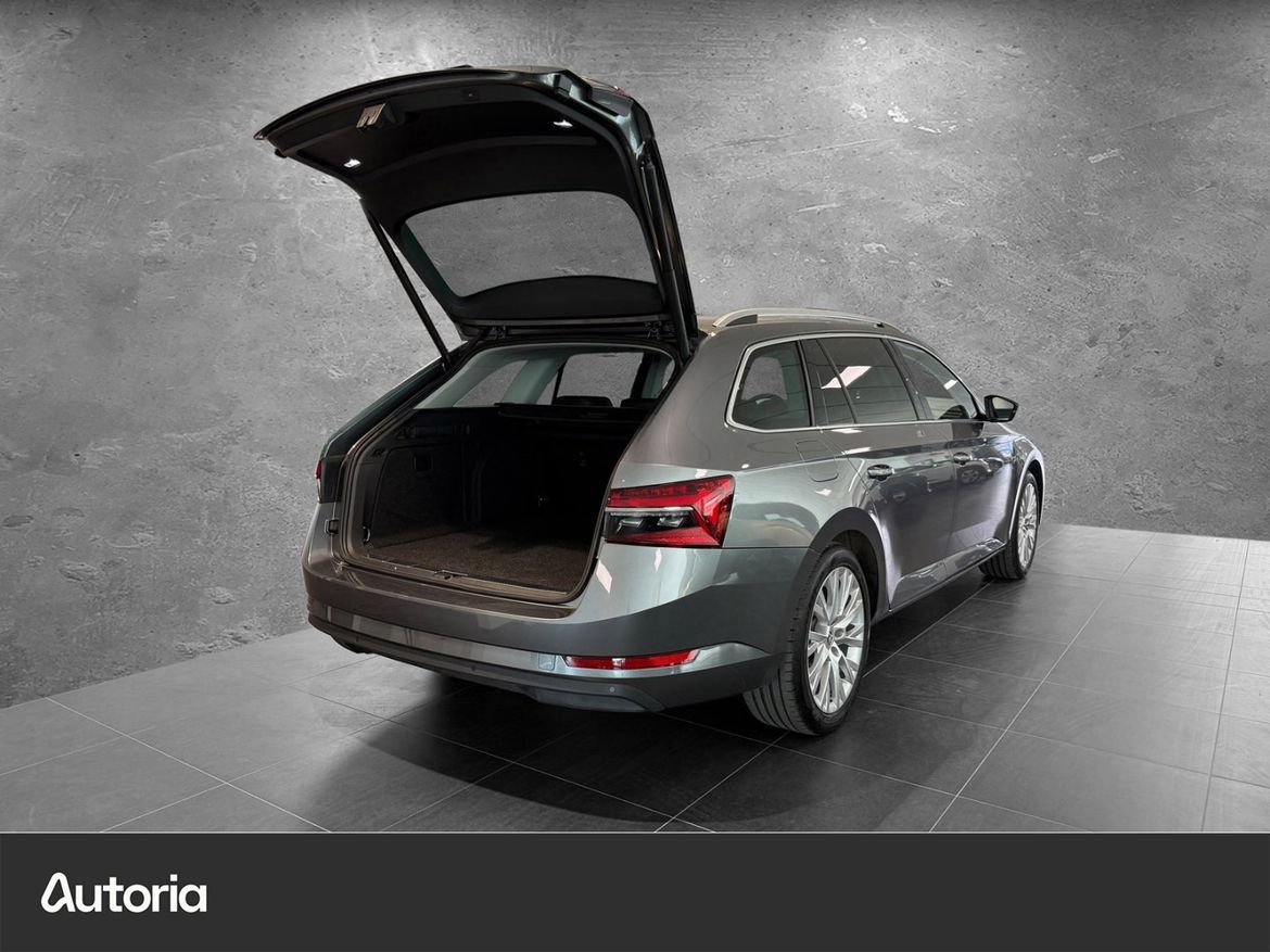 Škoda Superb iV Combi 1.4 TSI iV DSG Sekventiell, 218hk, 2023