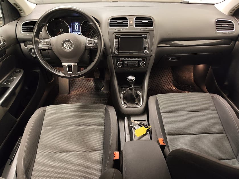 Bild 4 av Volkswagen Golf Variant 1.6 TDI 4Motion - Ny Kamrem - Dragkrok -