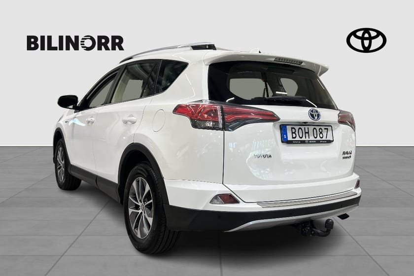 Bild 3 av Toyota RAV4 Hybrid 2,5 HSD AWD ACTIVE, Vhjul, Mvärme, Drag
