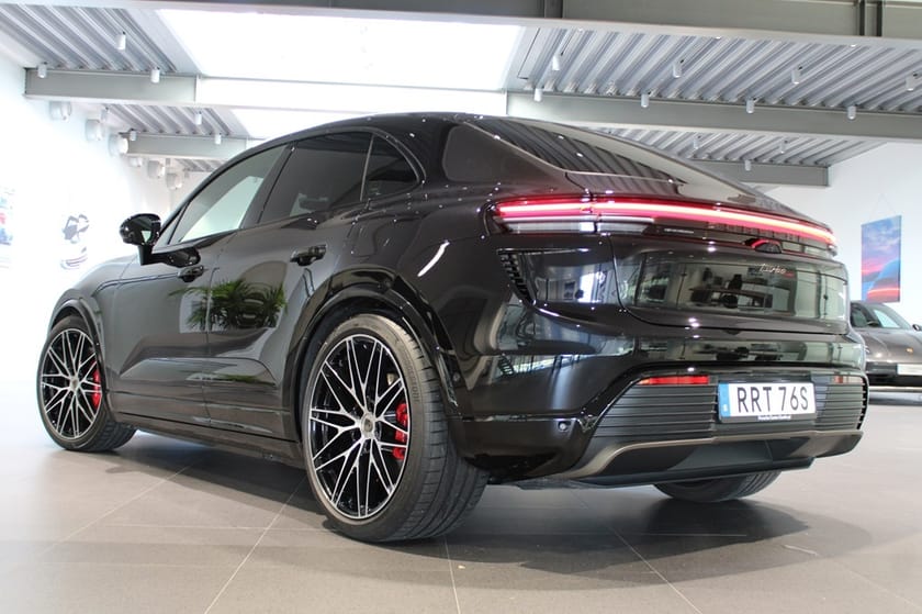 Bild 2 av Porsche Macan Turbo Electric 