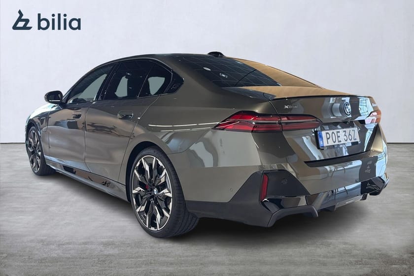 Bild 2 av BMW 550e xDrive Sedan M-sport Pro | DEMO | Panorama | B&W | Drag