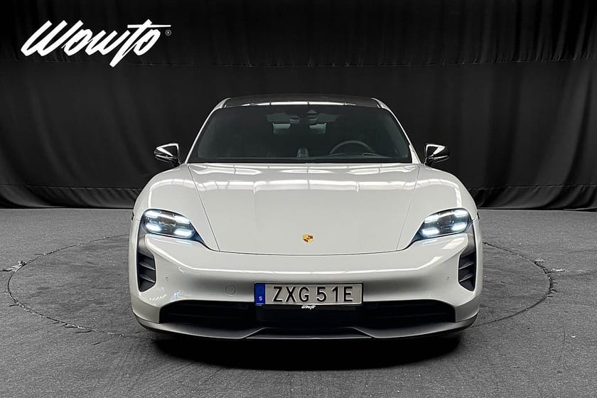 Bild 2 av Porsche Taycan 4S 571HK /Passagerardisplay /Pano /Bose