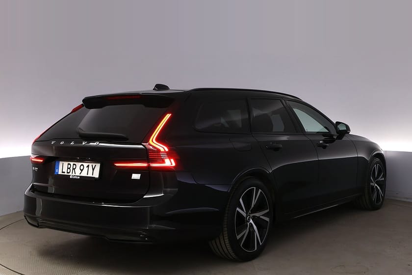 Bild 5 av Volvo V90 Recharge T6 AWD Plus Dark Pano HK Elstol Drag