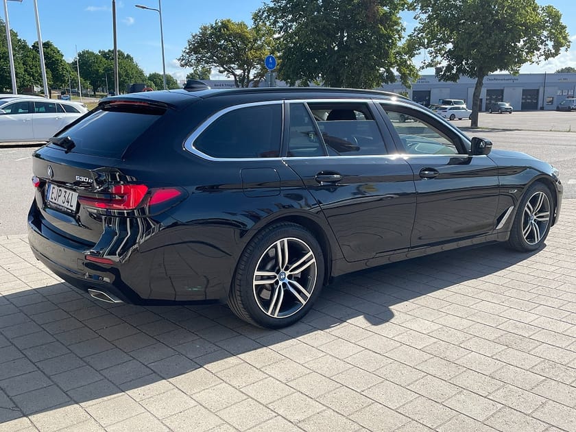 Bild 5 av BMW 530e Touring 292 hk G31 LCI ENDAST 3.785 mil SKINN