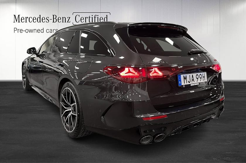 Bild 4 av Mercedes-Benz AMG E 53 HYBRID T 4MATIC+ 4MATIC DRAG PANO BURMESTER 360