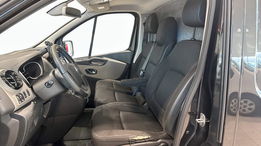 Bild 5 av Renault Trafic Skåpbil 125hk Fjärr.värmare/Fullservad/V-hjul