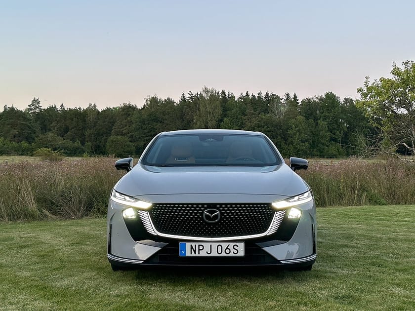 Bild 2 av Mazda 6e Standard Range 6 EV 258 hk Takumi Plus demobil - 48mils räckvidd