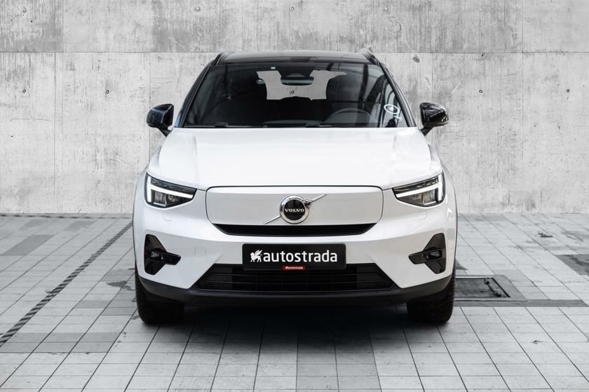 Bilde 4 av Volvo XC40 Recharge Twin motor Plus, 408 Hk, H.Feste, Metallic, Navi, Kamera, mm