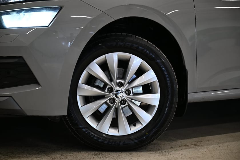 Bild 3 av Škoda Kamiq Skoda 1.0 TSI 110HK Backkamera|Elbaklucka|PDC|Lågmil|Adaptiv